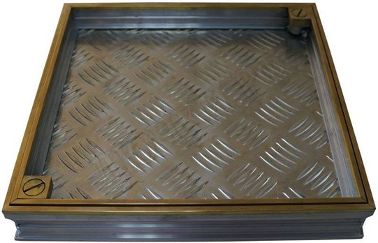 Напольный люк Премиум 44 мм с латунным кантом 1 створка Напольный люк Премиум 44 мм с латунным кантом 1 створка